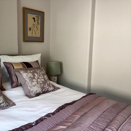 Luxury 2 Bed Apartment With Free Parking Ludlow Exterior foto